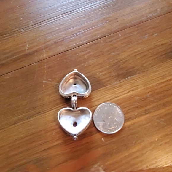 Balinese Garnet Heart Locket - Picture 3 of 3